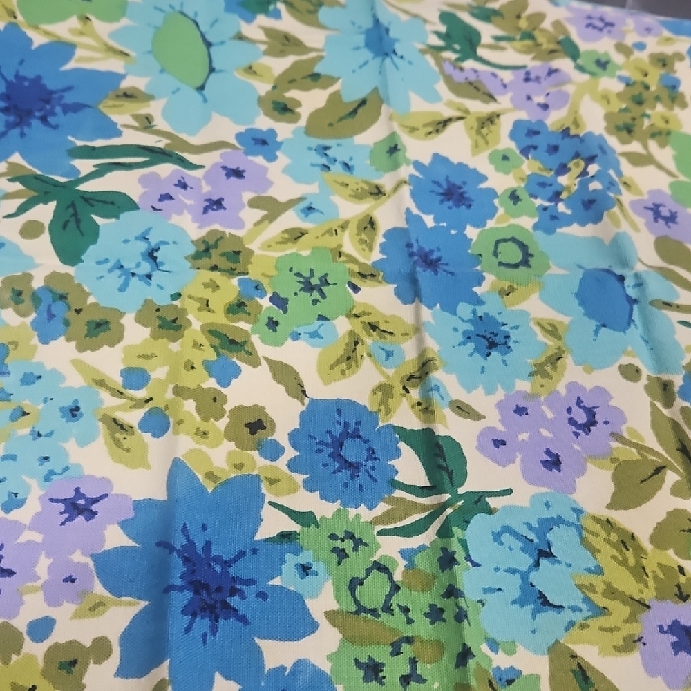 Mid Century Modern Vintage Floral Patterned Napkin Set - Picture 4 of 5